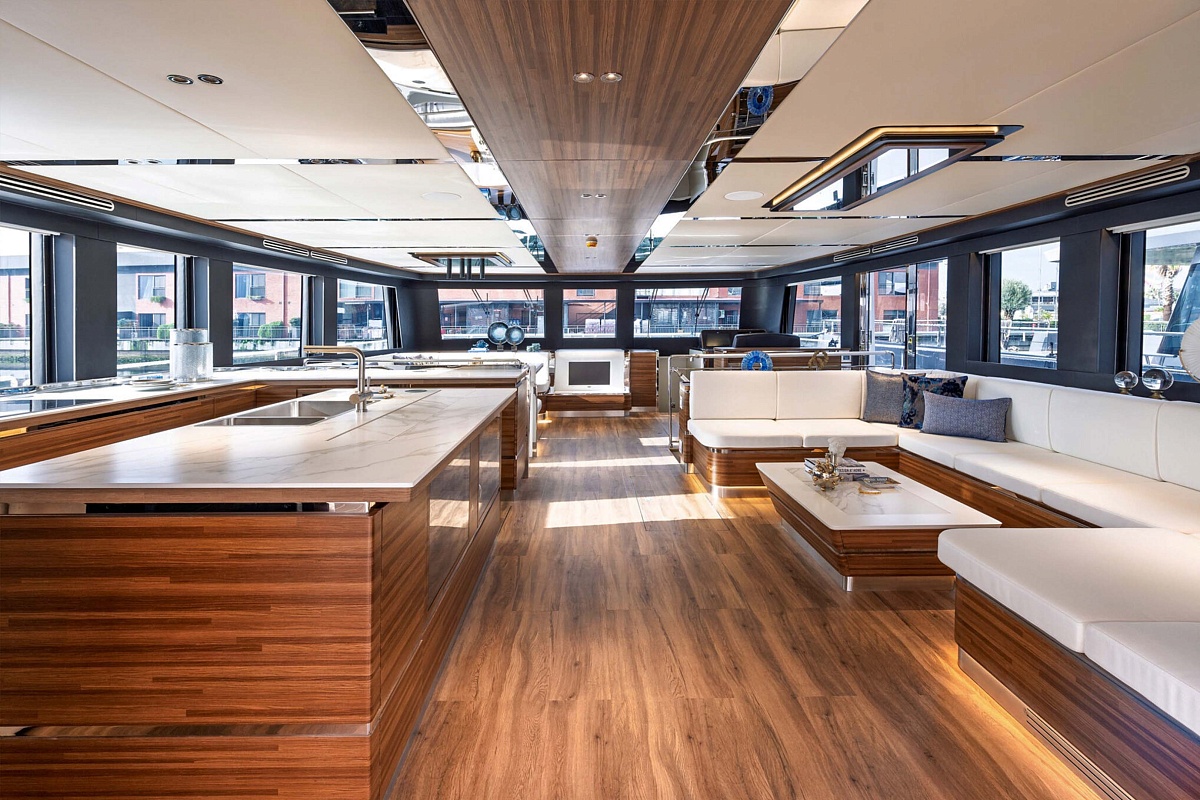 Аренда катамарана на солнечных батареях Vision F Yacht ATRAVERSIA во Франции